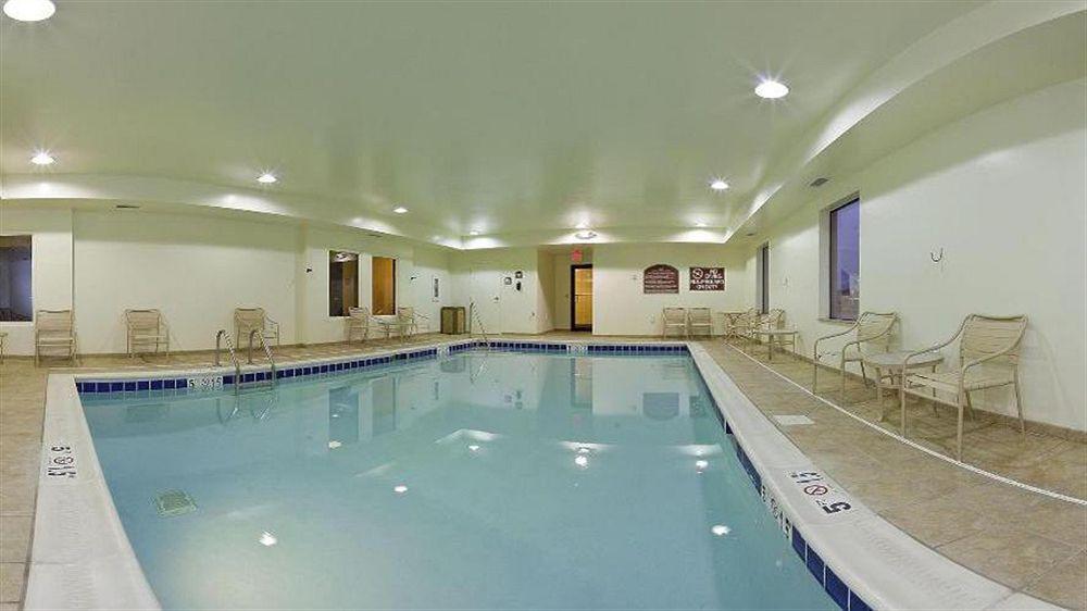 Holiday Inn Express Vincennes Exteriör bild