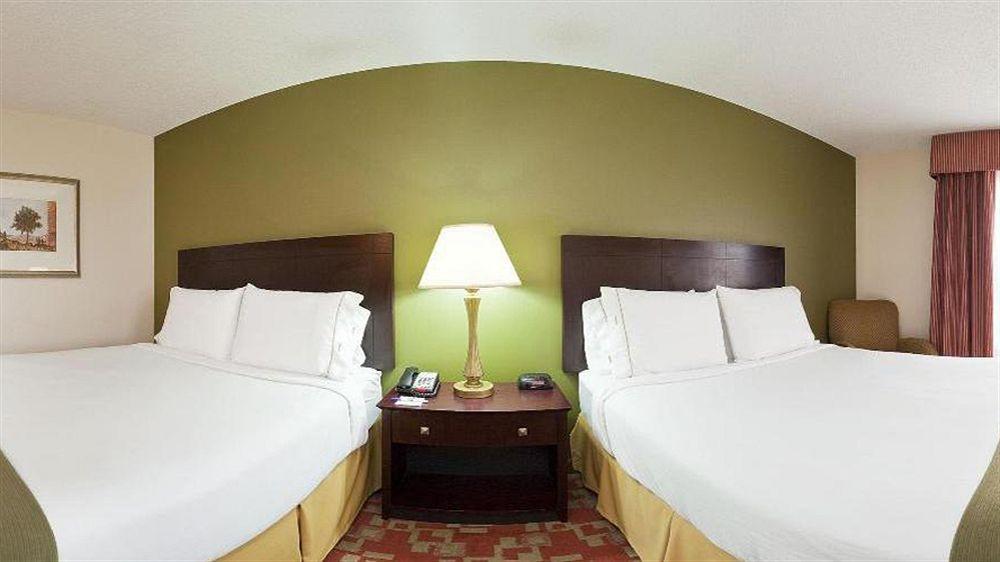 Holiday Inn Express Vincennes Exteriör bild